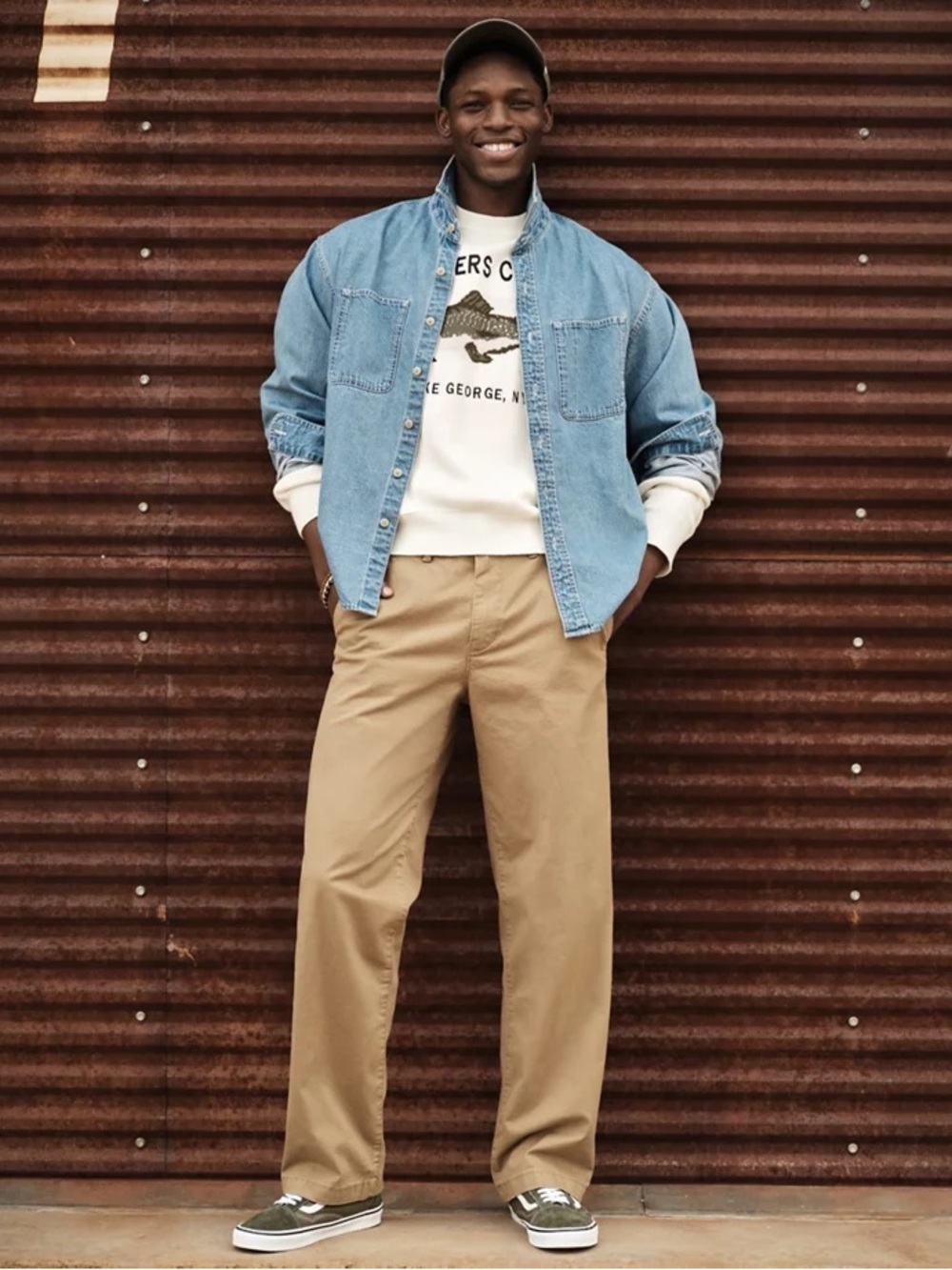 American Eagle Outfitters Tan Khaki Chino Pants